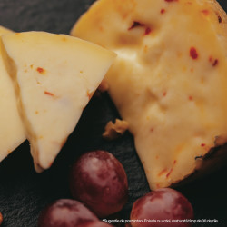 Brânză Enisala cu ardei, maturată 30 de zile – 250 g